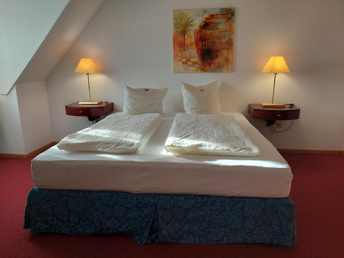 Der Heurige Im Gasthaus Zum Loewen Freising Exterior foto